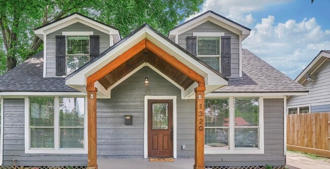 property at 1320 Bragg St