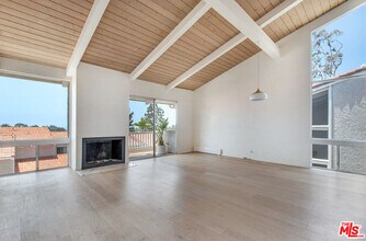 28254 Rey De Copas Ln in Malibu, CA - Building Photo - Building Photo