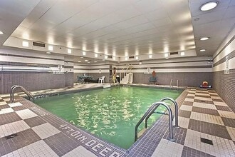 300 E 85th St in New York, NY - Building Photo - Building Photo