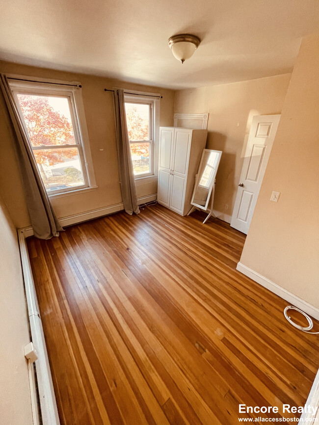 141 Cottage St in Boston, MA - Building Photo - Building Photo