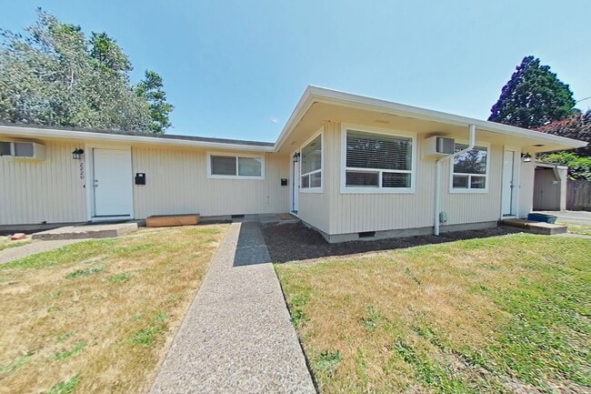 2250 NW Grant Ave in Corvallis, OR - Building Photo - Building Photo