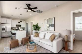 411 N 32nd Pl in Phoenix, AZ - Foto de edificio - Building Photo