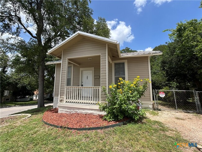 property at 305 S Academy Ave