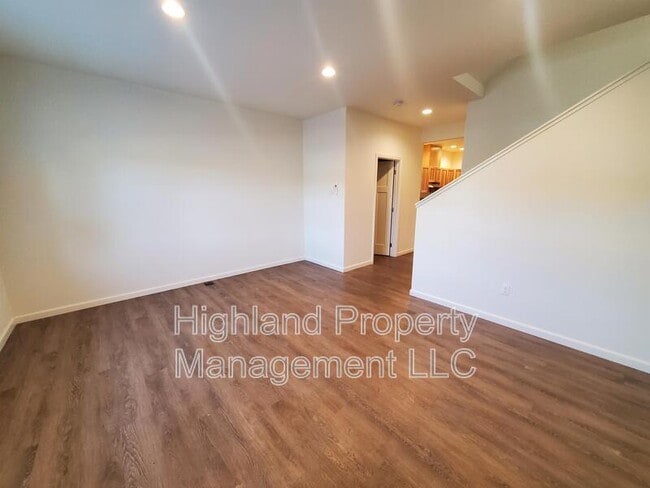 504 NE Stadium Way in Pullman, WA - Foto de edificio - Building Photo