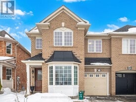 92 Owlridge Dr in Brampton, ON - Building Photo