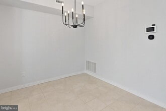 93 Birchwood Rd in Bedminster, NJ - Building Photo - Building Photo