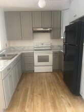 1300 Saratoga Ave in Ventura, CA - Building Photo - Building Photo