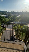 6011 Emerson St, Unit 615 in Bladensburg, MD - Foto de edificio - Building Photo