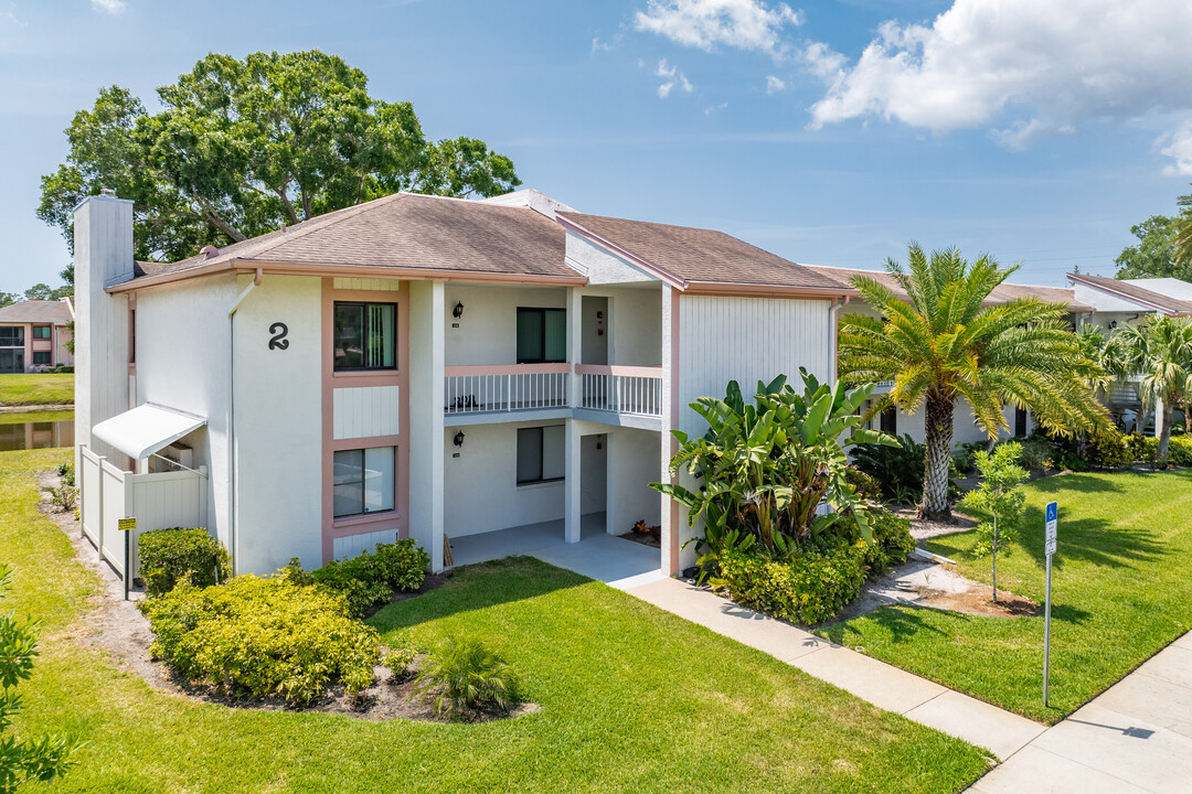 East Lake Woodlands in Oldsmar, FL - Building Photo