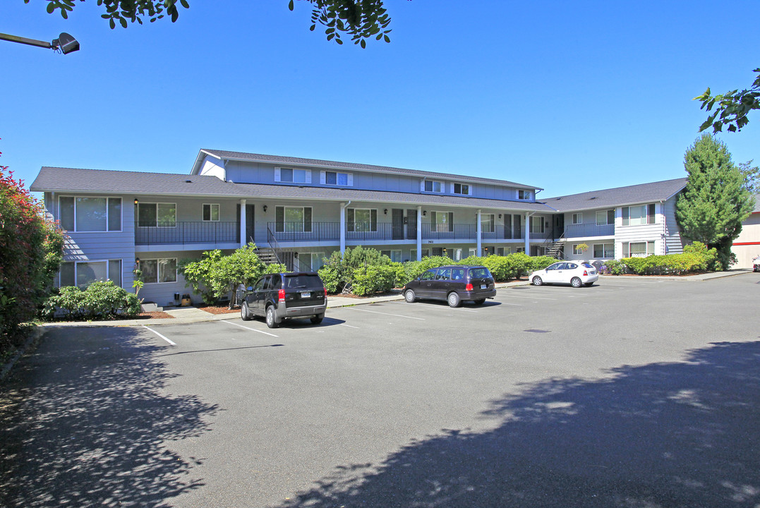 The Rainier Apartments in Everett, WA - Foto de edificio