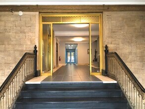 477 Commonwealth Ave, Unit 202 in Boston, MA - Building Photo - Building Photo