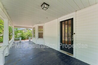 204 Bury St in Tonganoxie, KS - Building Photo - Building Photo