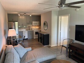 403 Hayden Rd in Tallahassee, FL - Building Photo