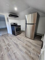 84 Salem St, Unit 84 salem st 2 floor B in Lawrence, MA - Building Photo