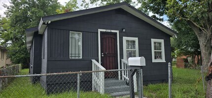 2116 Mc Millan St in Jacksonville, FL - Building Photo - Building Photo