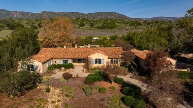 12969 Blue Heron Cir in Ojai, CA - Building Photo - Building Photo