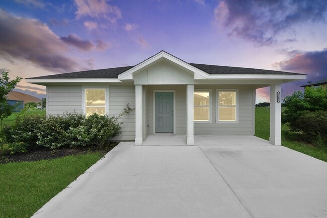 property at 1105 W Bayshore Dr