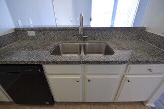 15520 Foothill Blvd in Los Angeles, CA - Building Photo - Building Photo