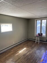 59 Little Neck Rd, Unit 1 in Centerport, NY - Foto de edificio - Building Photo