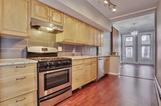 291 8th St in Jersey City, NJ - Building Photo - Building Photo