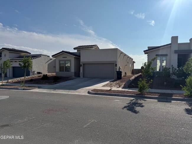 229 Farnborough St in El Paso, TX - Building Photo - Building Photo