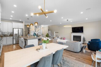 4 Aspen Dr, Unit 1 in Cedar Grove, NJ - Building Photo - Building Photo