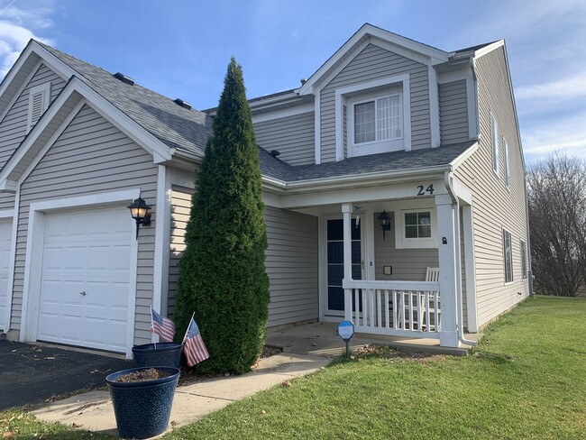 24 Ronan Ct in Lake In The Hills, IL - Building Photo - Building Photo
