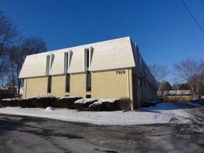 Meadow Grove in Dayton, OH - Building Photo - Building Photo