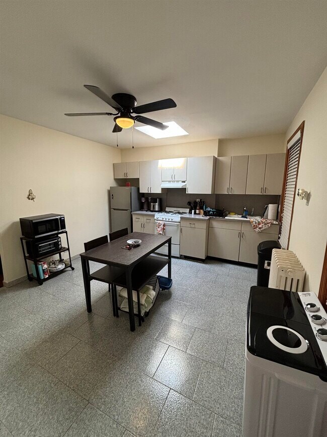 513 Willow Ave in Hoboken, NJ - Building Photo - Building Photo