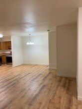 8121 E 36th Ave in Anchorage, AK - Building Photo - Building Photo