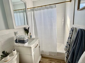 211 W Walnut St in Long Beach, NY - Building Photo - Building Photo
