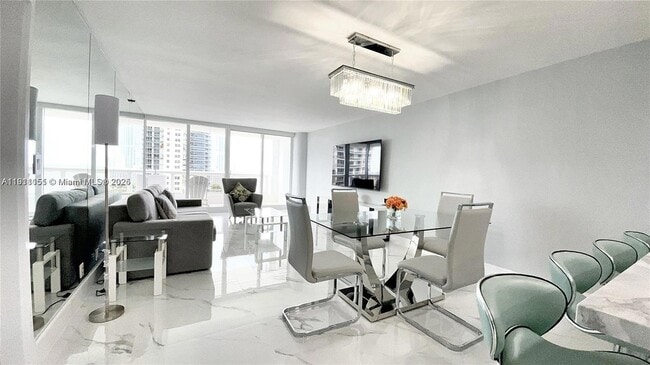 1717 N Bayshore Dr, Unit A-1950 in Miami, FL - Foto de edificio - Building Photo
