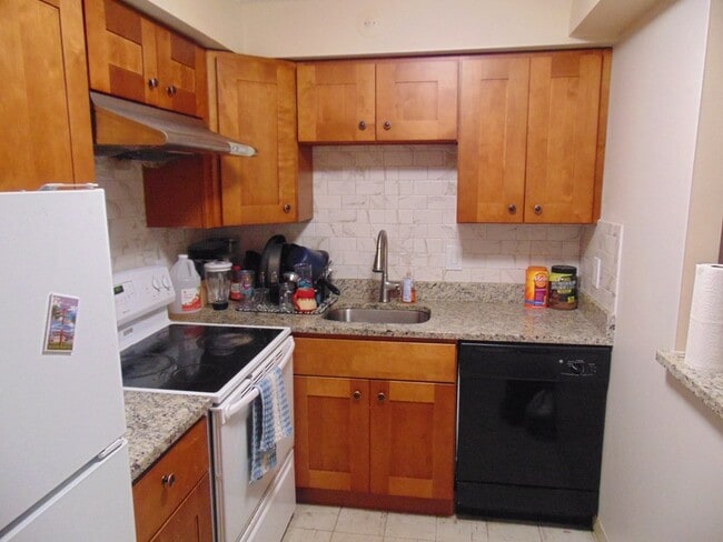 1025 Hancock St in Quincy, MA - Building Photo - Building Photo