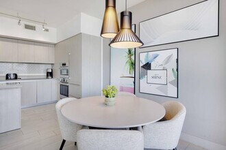 4010 S Ocean Dr in Hollywood, FL - Building Photo - Building Photo