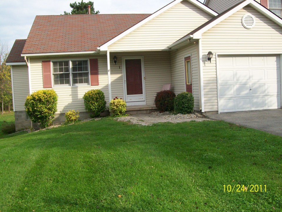 Crystal Ridge in Rochester, NY - Building Photo