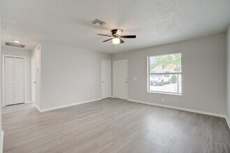 6567 Jupiter Gardens Blvd in Jupiter, FL - Building Photo - Building Photo