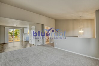 615 N Elliott Rd in Newberg, OR - Building Photo - Building Photo
