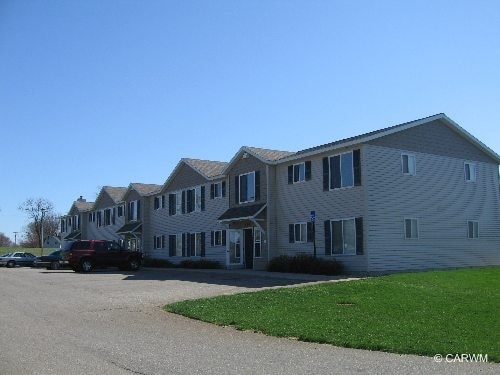 Eastfield Village Apartments in Grant, MI - Foto de edificio