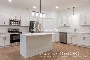 70 Santo Domingo Dr in Moscow Mills, MO - Building Photo