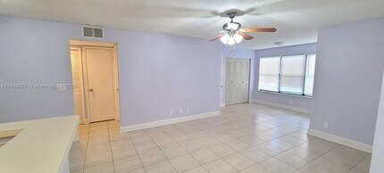 2986 S University Dr in Davie, FL - Building Photo - Building Photo