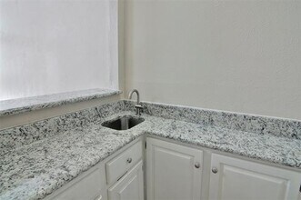 2015 Whippoorwill Ln in Carrollton, TX - Building Photo - Building Photo