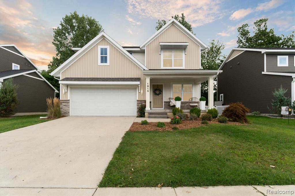 1815 Bainsbridge St in Howell, MI - Building Photo
