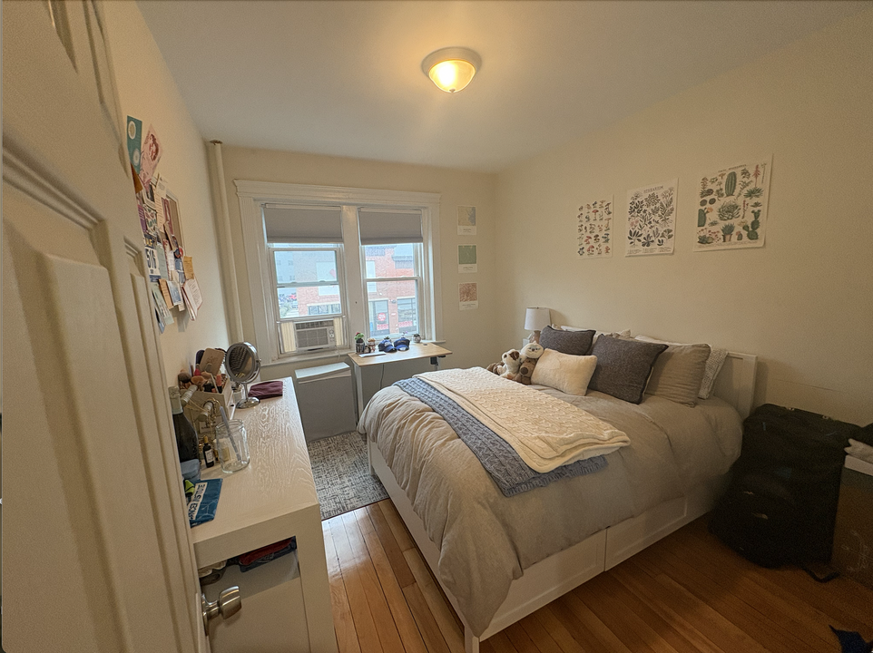 215A Harvard Ave, Unit 5 in Boston, MA - Building Photo