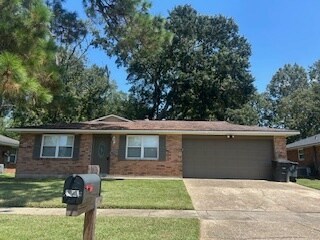 1605 Outrigger Dr in Baton Rouge, LA - Building Photo