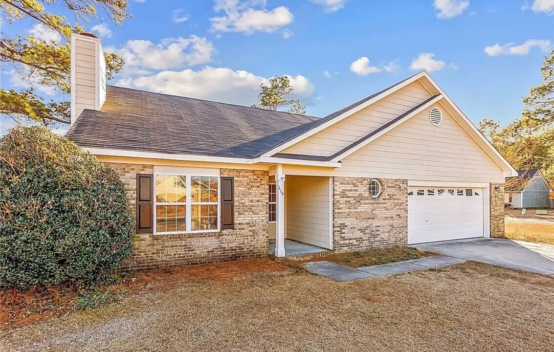 116 Mosswood Dr in Raeford, NC - Building Photo