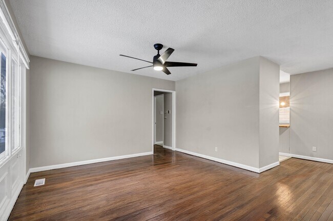 9725 Medford Dr in St. Louis, MO - Building Photo - Building Photo