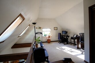 1751 N Cambridge Ave, Unit 4 in Milwaukee, WI - Building Photo - Building Photo