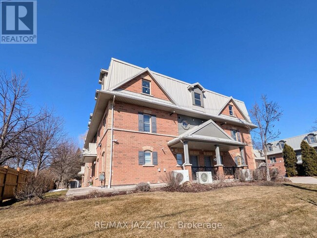 property at 760-760 King St E