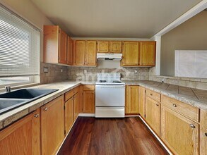 1327 Whitehouse Ave in Buckley, WA - Foto de edificio - Building Photo