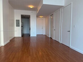 2200 NE 4th Ave, Unit 701 in Miami, FL - Building Photo - Building Photo